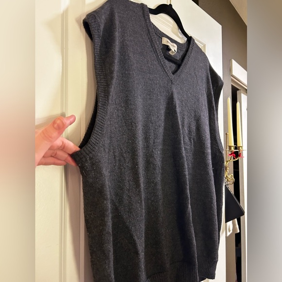 Wool Sweater Vest - Picture 4 of 5